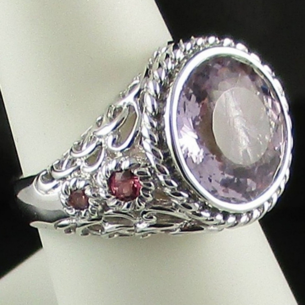 Victoria Wieck ring